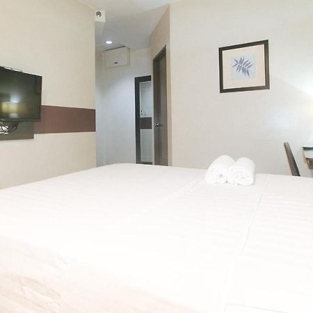 Lorenzzo Suites Hotel ماكاتي المظهر الخارجي الصورة