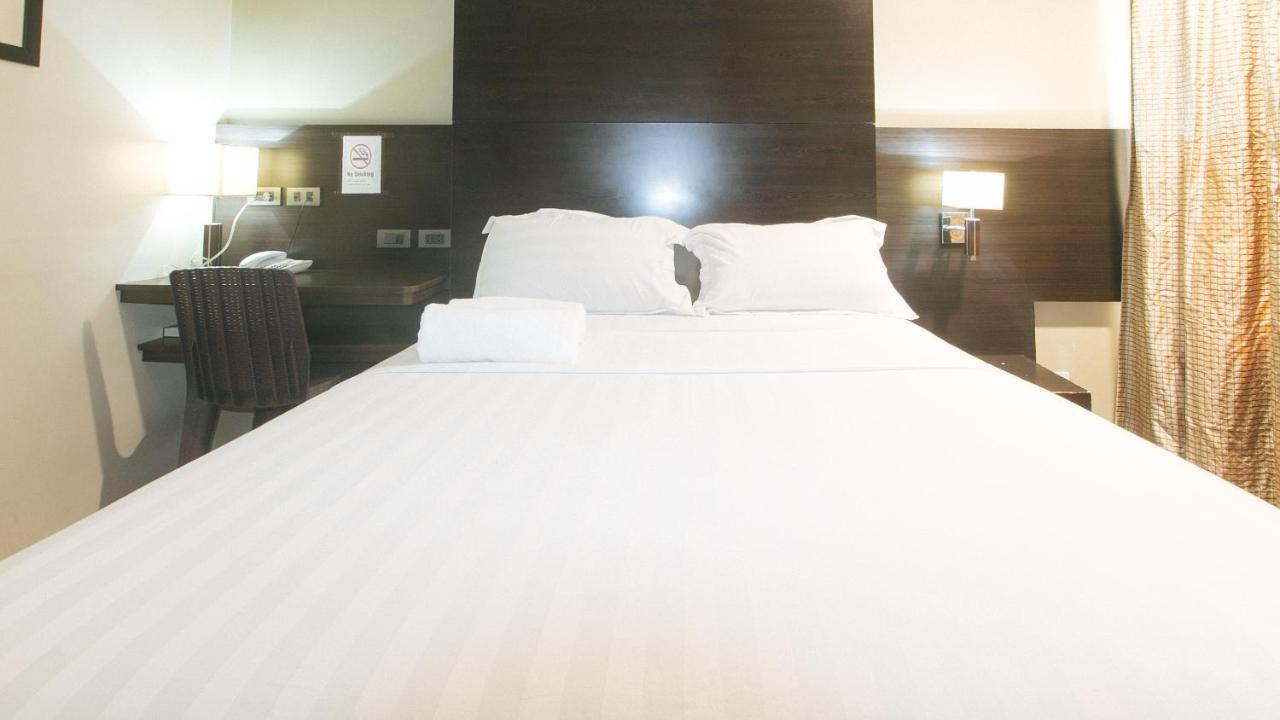 Lorenzzo Suites Hotel ماكاتي المظهر الخارجي الصورة