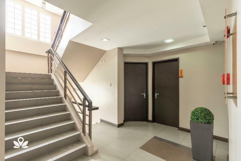 Lorenzzo Suites Hotel ماكاتي المظهر الخارجي الصورة